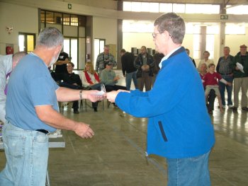 Roy Bennett collects prizes