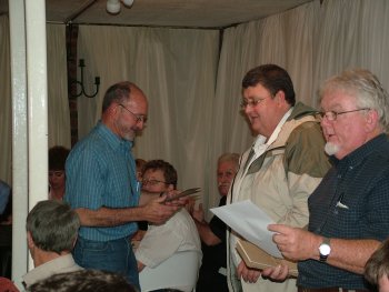 Nagel Aviaries receives their awards from Arthur Wadge
