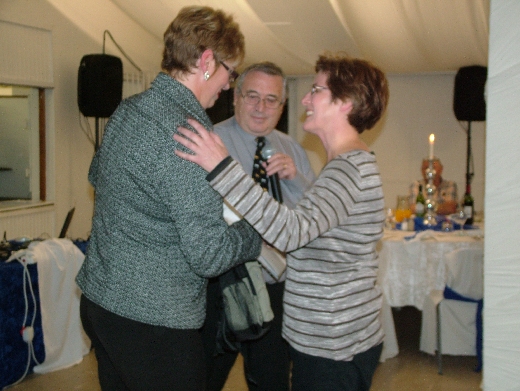 Christine Molkentin receives her Best Novice award from Maja Swart.